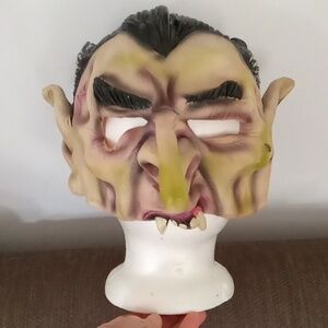 2002 Disguise Halloween Vampire Monster Half Mask